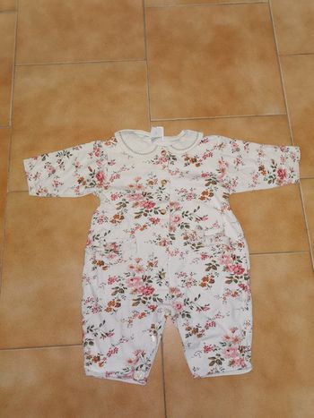Pyjama blanc fleurie 6mois