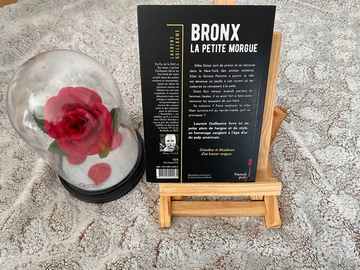 Livre la petite morgue - photo numéro 2