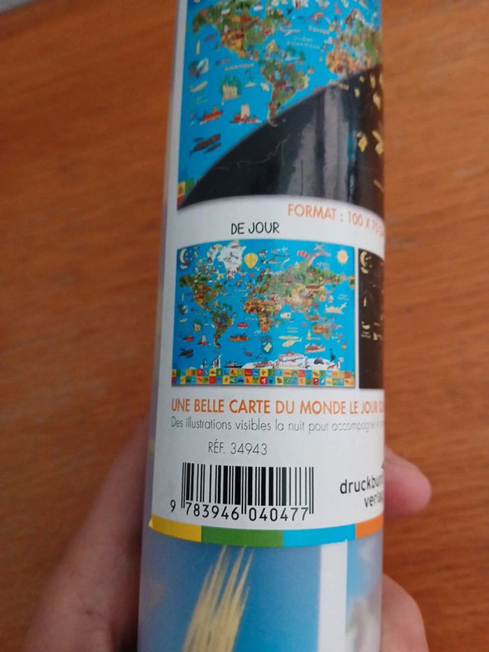 Poster du monde phosphorescent - photo numéro 2