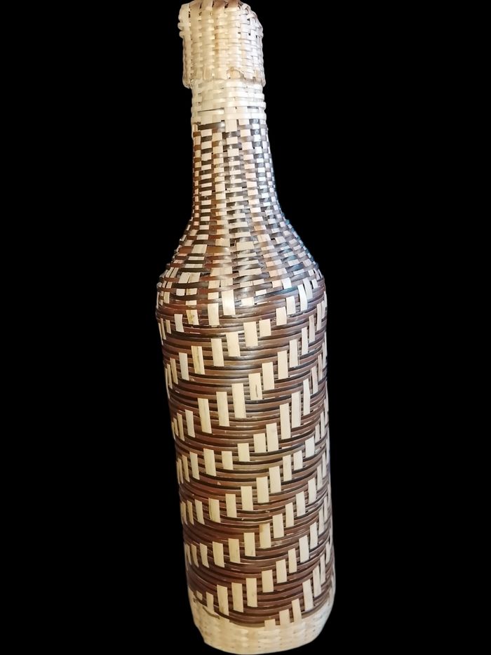 Bouteille osier tressé