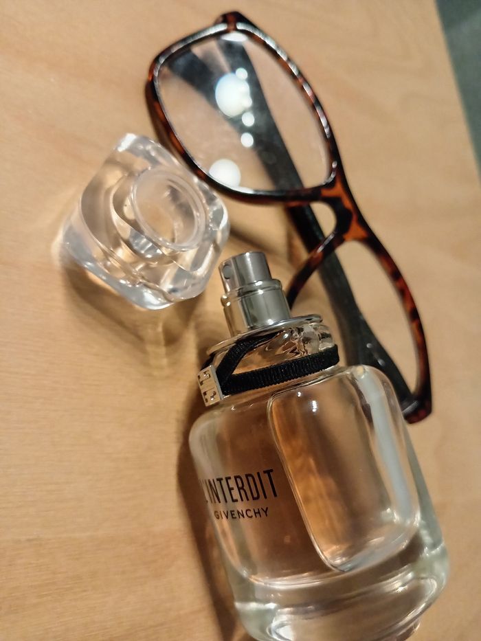 Parfum neuf  sans la boîte 35 ml  juste essayé 35 euros remise en main propre Brest - photo numéro 2