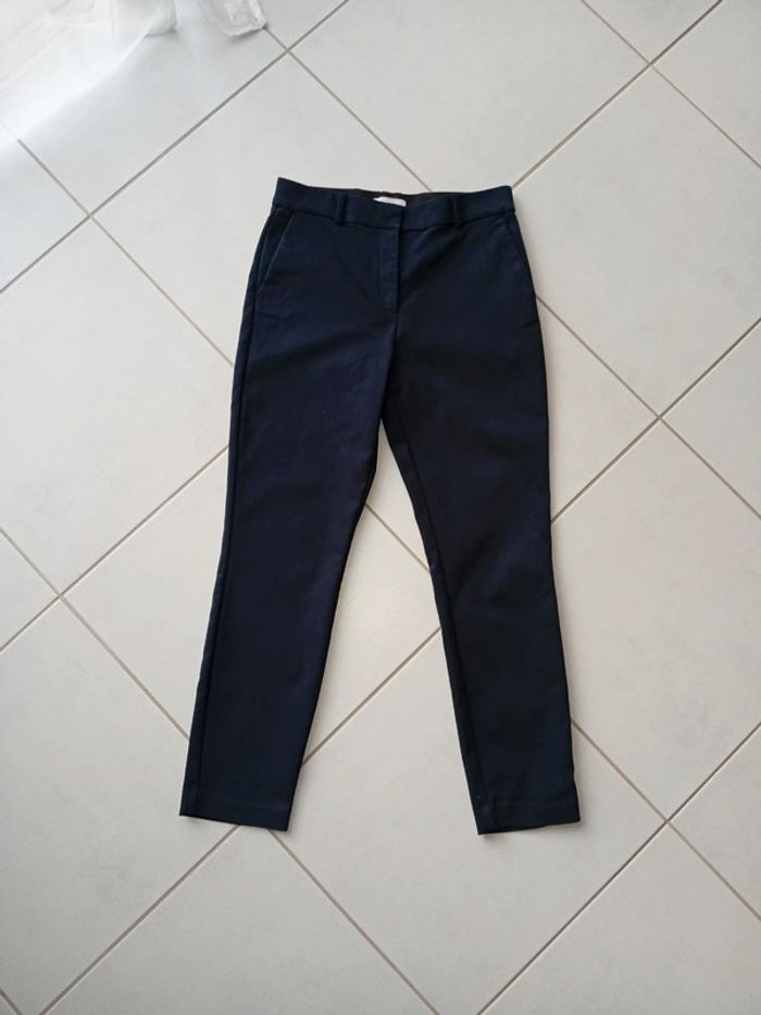 H&M - Pantalon style Chino. Bleu Marine avec poches