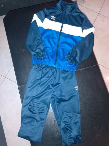 Ensemble de survêtement umbro 10 ans