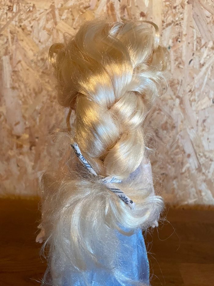 Jolie Poupée Disney Elsa de la Reine des neiges - photo numéro 7