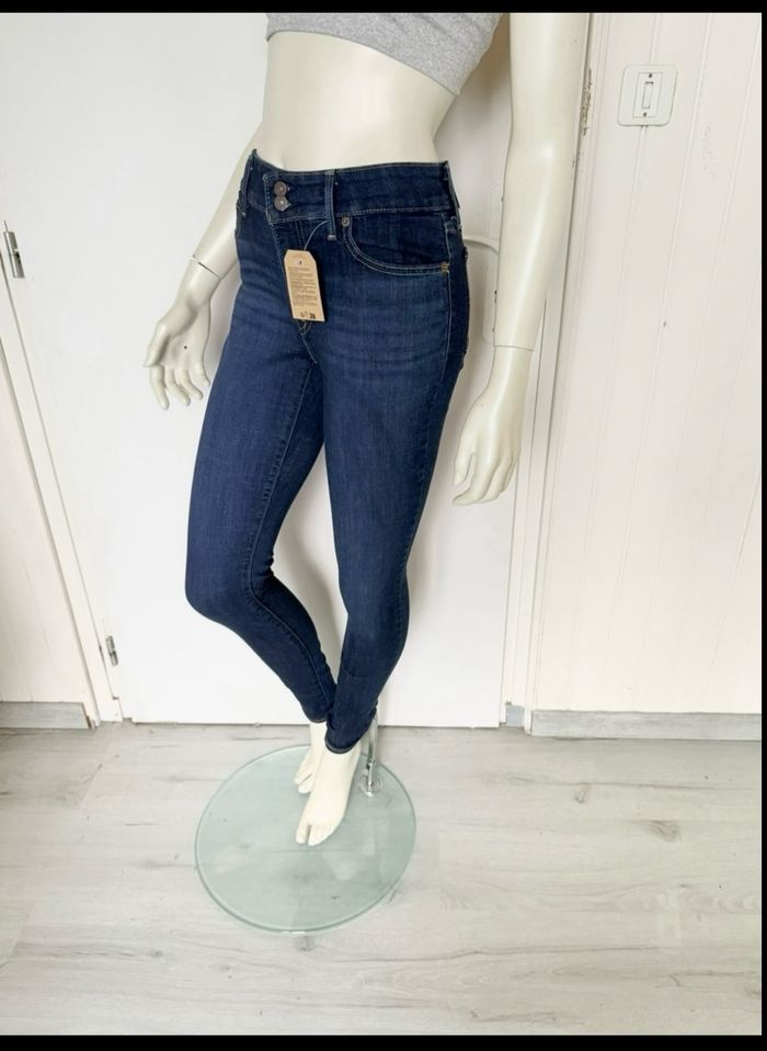 Jean Levi’s 711 Skinny femme – Taille 26/32 – bleu foncé – Neuf avec étiquette - photo numéro 4