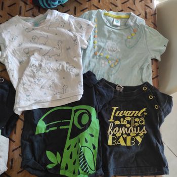 T-shirt taille 9 mois