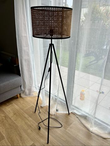 Lampadaire en cannage