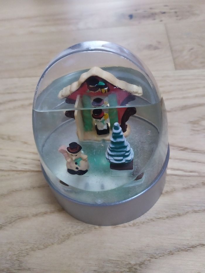 Lot de 3 boules de neige lumineuse châlet. - photo numéro 3