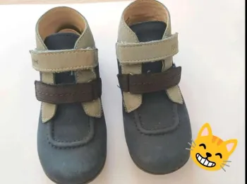 Chaussures garçon  Kickers 27