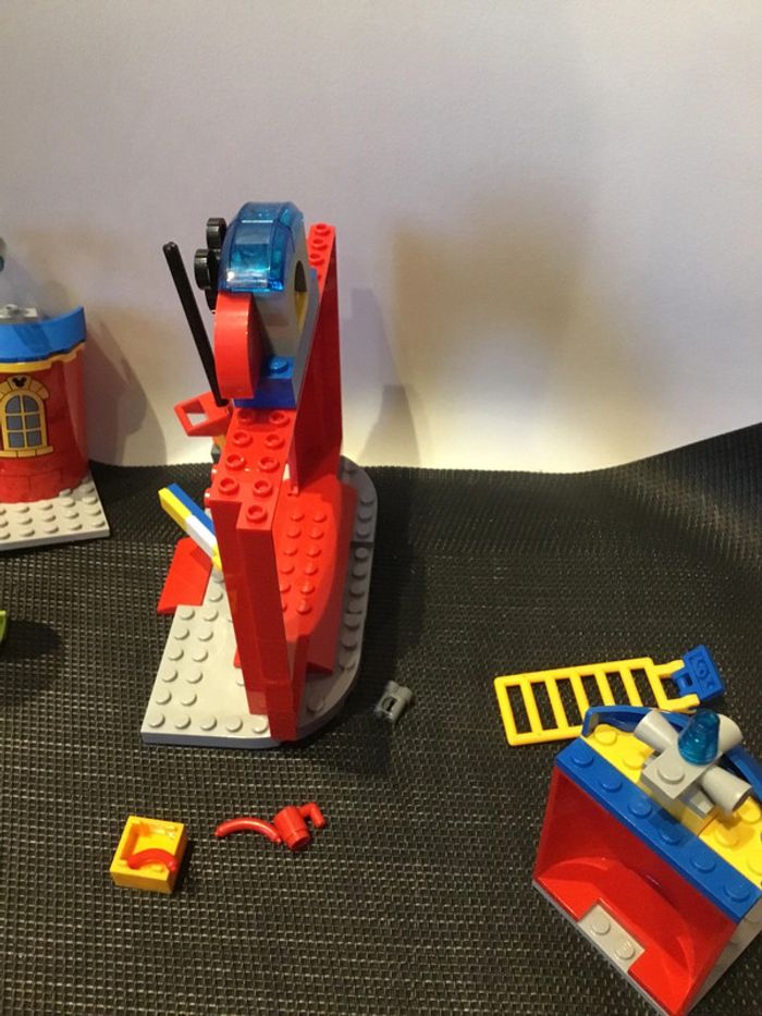Lego lot 10776 non complet la caserne de pompiers de Mickey Mouse - photo numéro 6