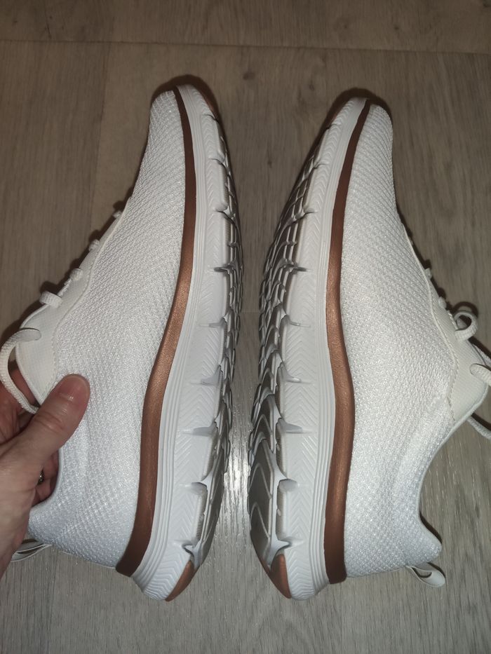 Skechers Air-cooled pointure 38 NEUVES - photo numéro 5