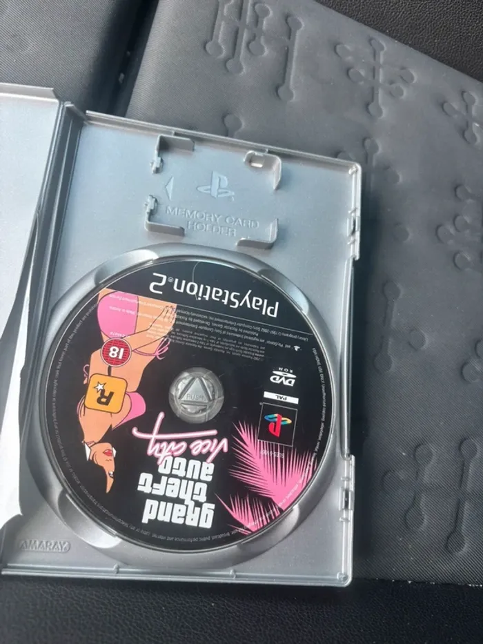 GTA Vice City PS2 – Version PAL – Boîte et jaquette d'origine - photo numéro 3