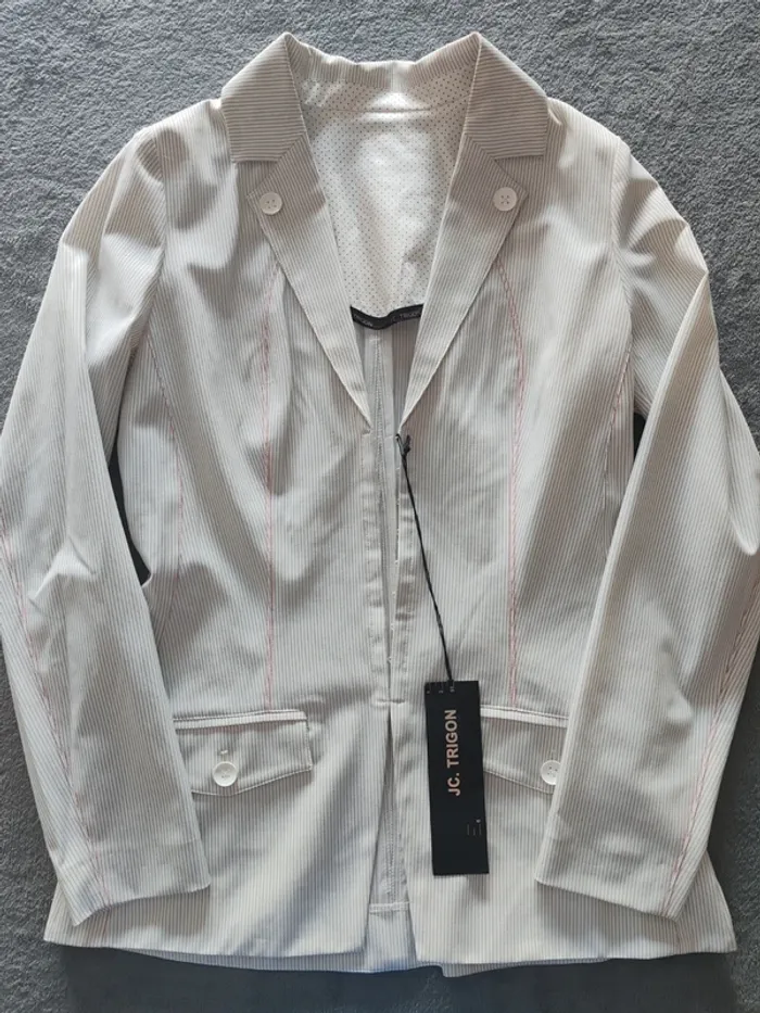 Blazer J.C. Trigon “Donna Diane” Off-White Rayé – Neuf avec Étiquette – Taille 38