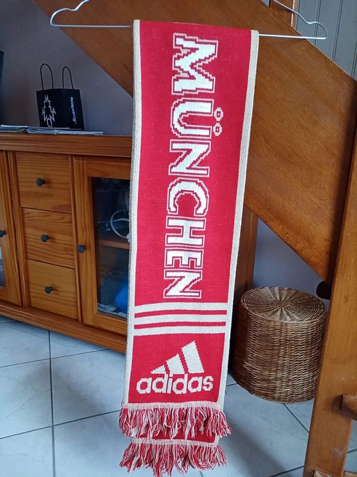 Belle écharpe supporteur fan FC Bayern München de Adidas - photo numéro 3