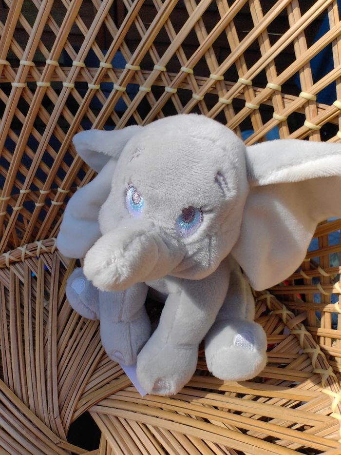 Peluche éléphant Dumbo Disney Store - photo numéro 4