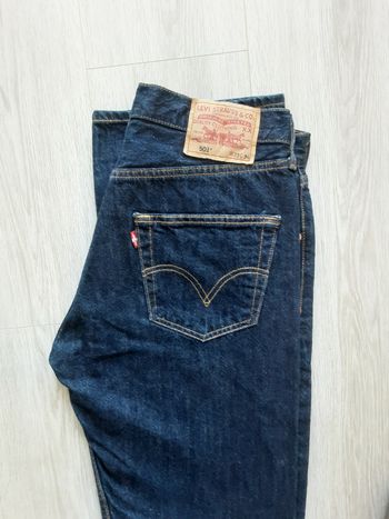 Pantalon jean marque Levi s strauss 501 taille w 33 l 34 fermeture bouton