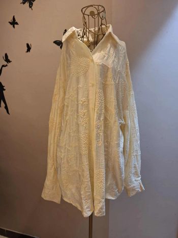 Chemise crème brodée