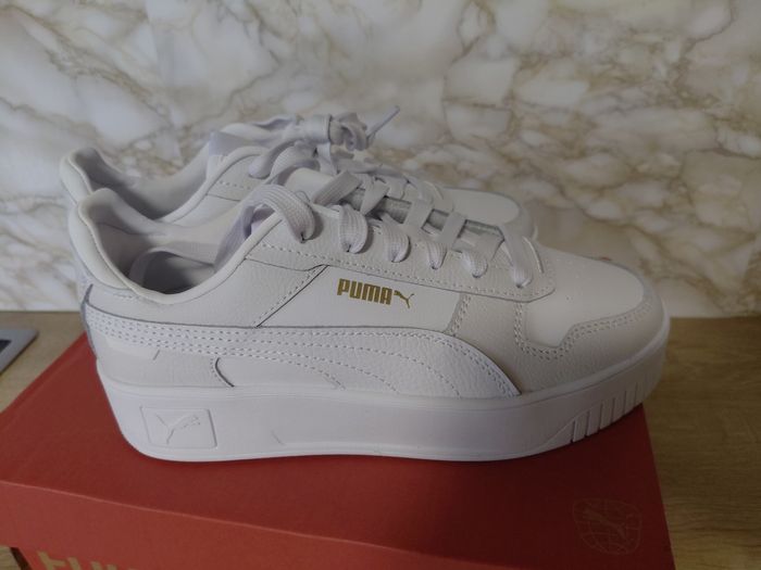 Superbe paire de baskets Puma blanches 🖤 - photo numéro 10