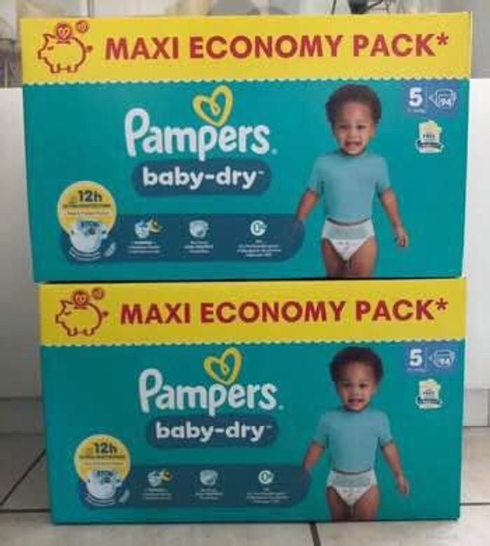 LOT DE 188  COUCHES PAMPERS BABY DRY TAILLE 5 NEUFS DANS L'EMBALLAGE