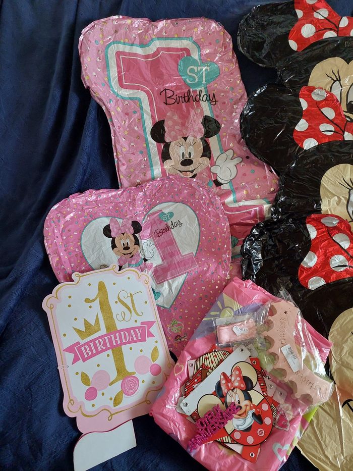 Lot décorations anniversaire fille 1 et 2 ans Minnie tons rose et rouge BE 🎈 - photo numéro 2