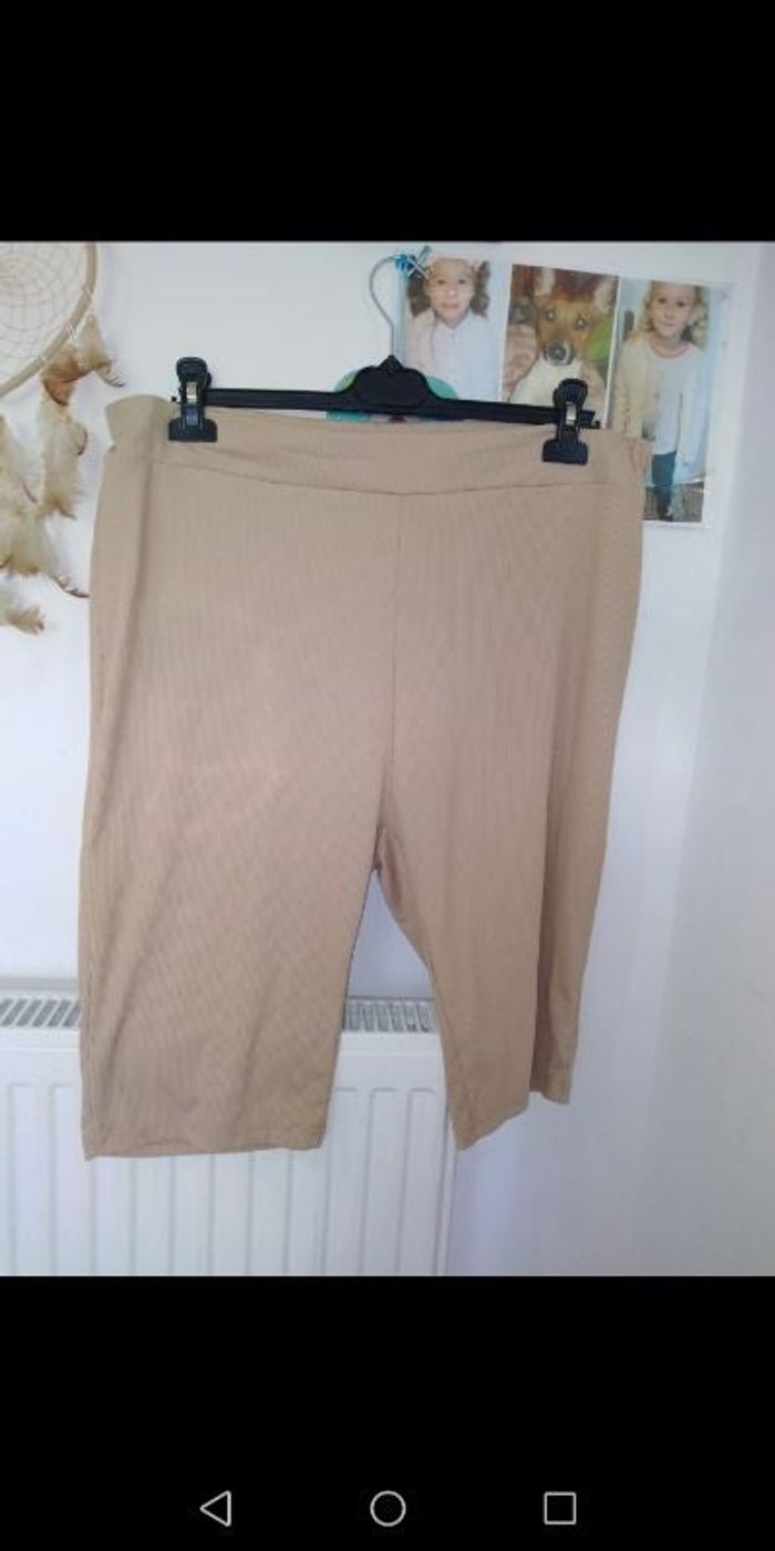 Short femme taille 52. 54