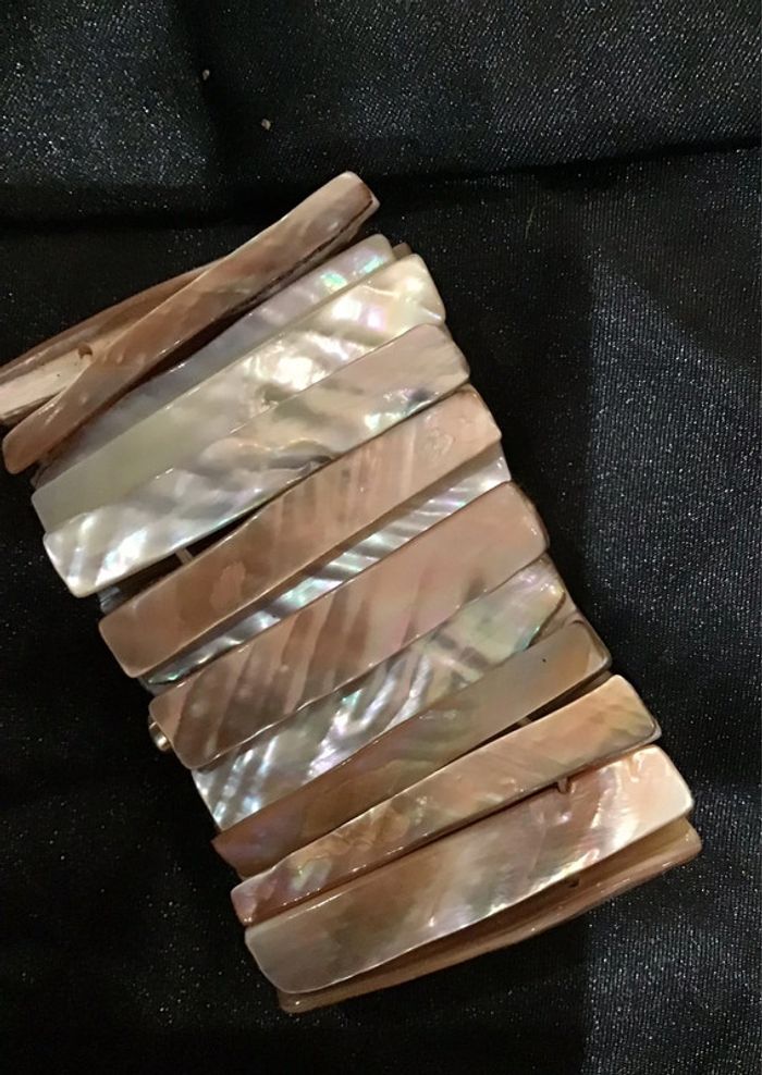 Belle manchette en nacre