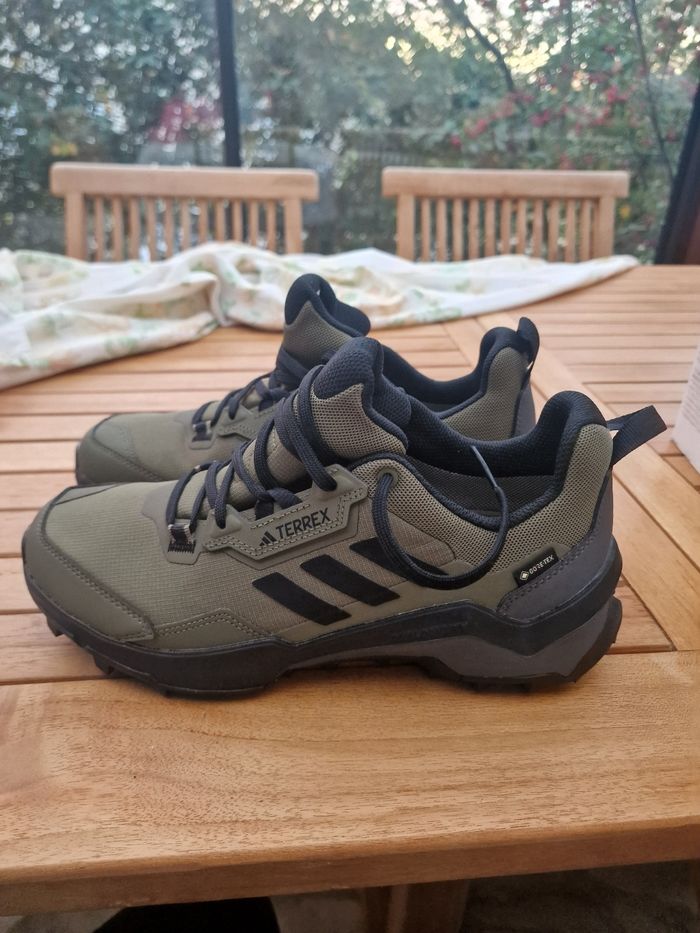 Chaussures de randonnée adidas terrex gore tex taille 41