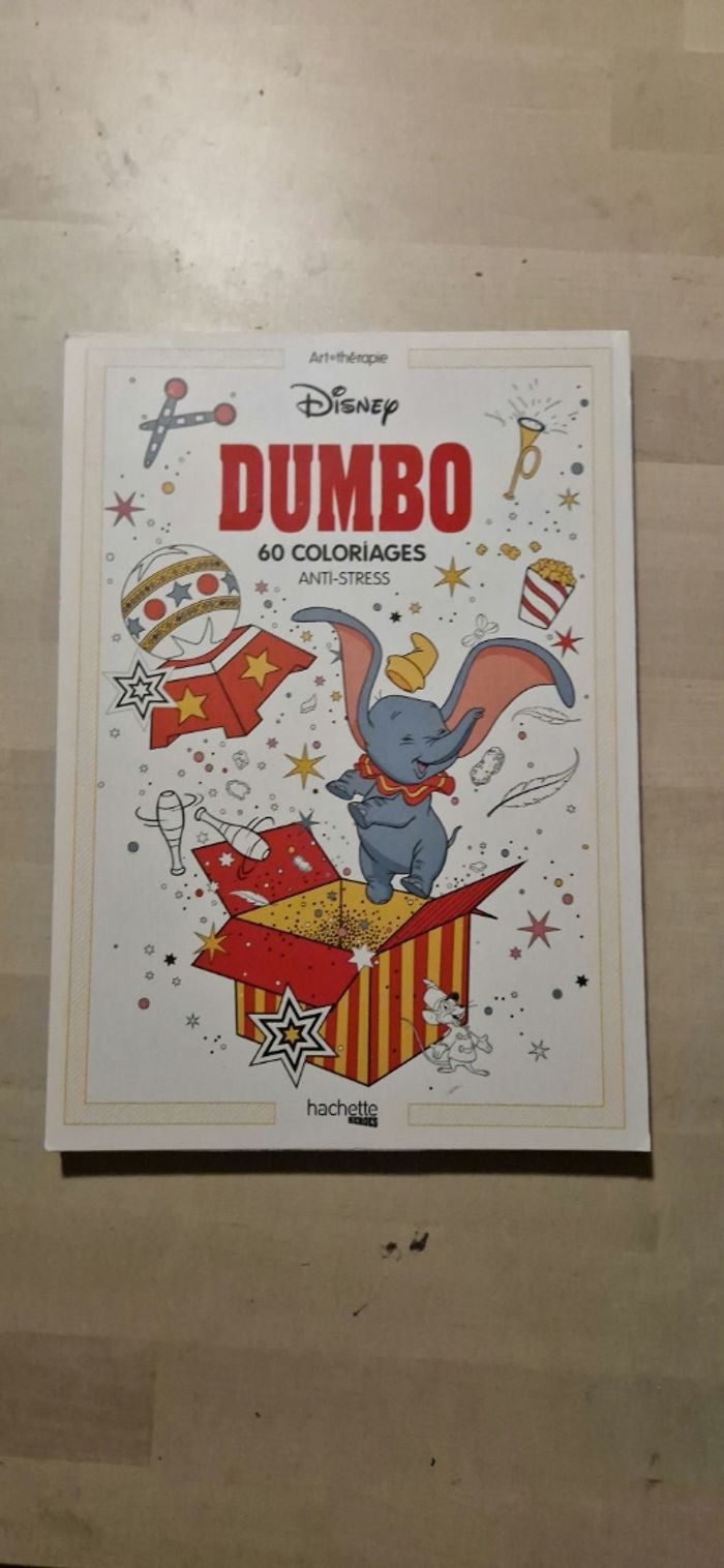Coloriage dumbo