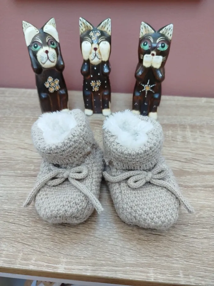 Chaussons moumoute beige- taille 17/18