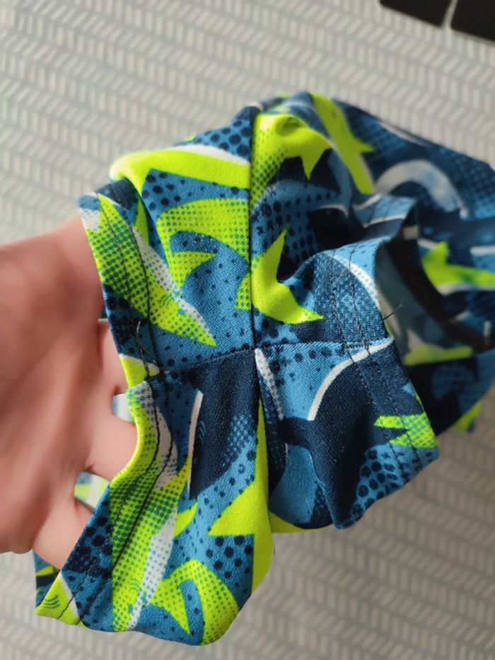 Maillot boxer de bain garçon, motif requin
Taille 12 ans marque Nabaiji ( Decathlon ). - photo numéro 9