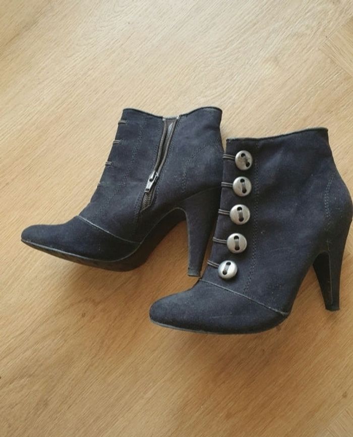 Chaussures à talons noires de la marque Jacqueline Riu en taille 36 - photo numéro 2