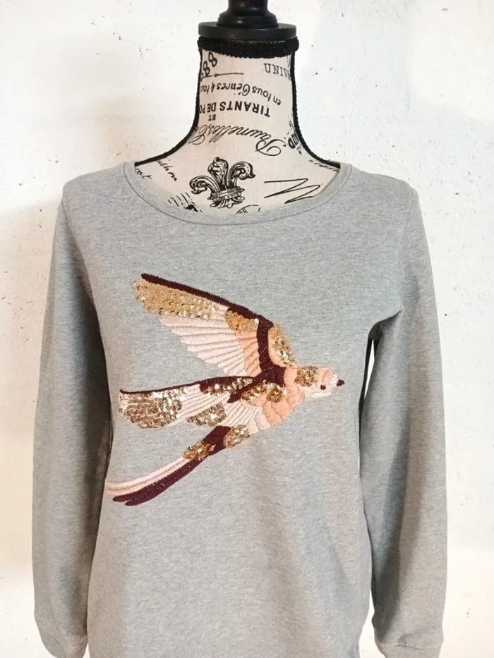 Sweat gris brodé – Taille M – Bon état - photo numéro 6