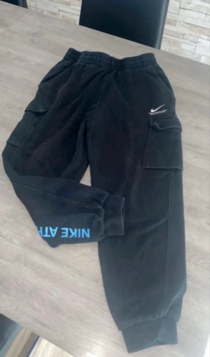 Jogging Nike noir et bleu 12 ans