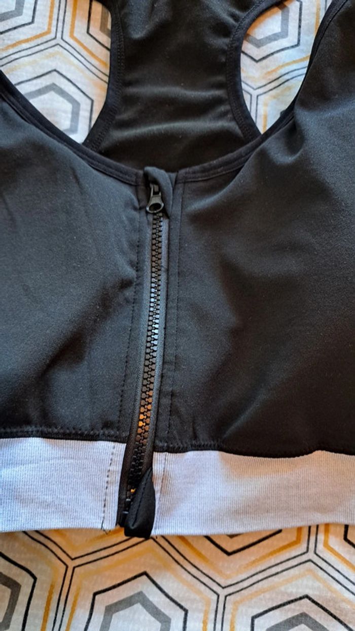 Brassière sport noire et grise - photo numéro 3
