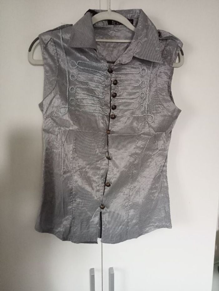 Chemise sans manches