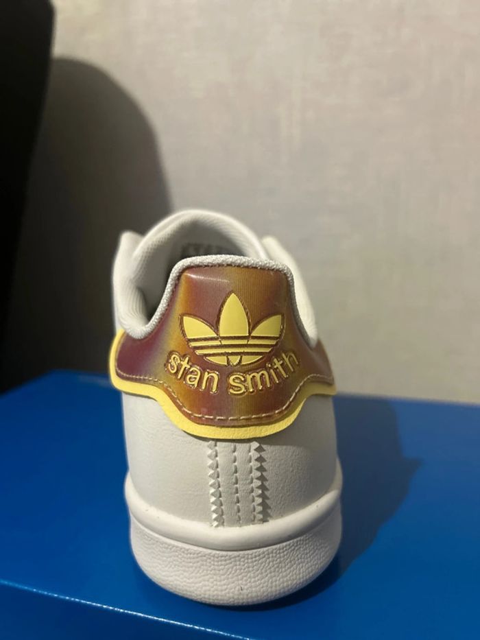 Baskets blanche Stan Smith Adidas à scratch 34 - photo numéro 5