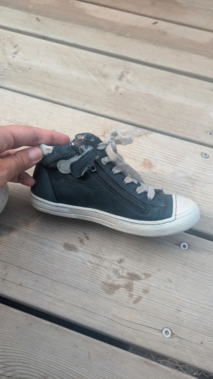 Chaussures taille 28 - photo numéro 2