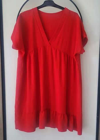 Très jolie robe rouge avec volant Marque Boutique indépendante