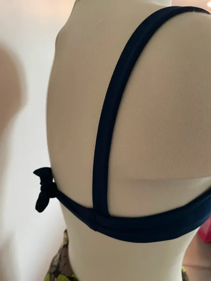 Lot de 5 hauts de maillots de bain taille 1 - photo numéro 17