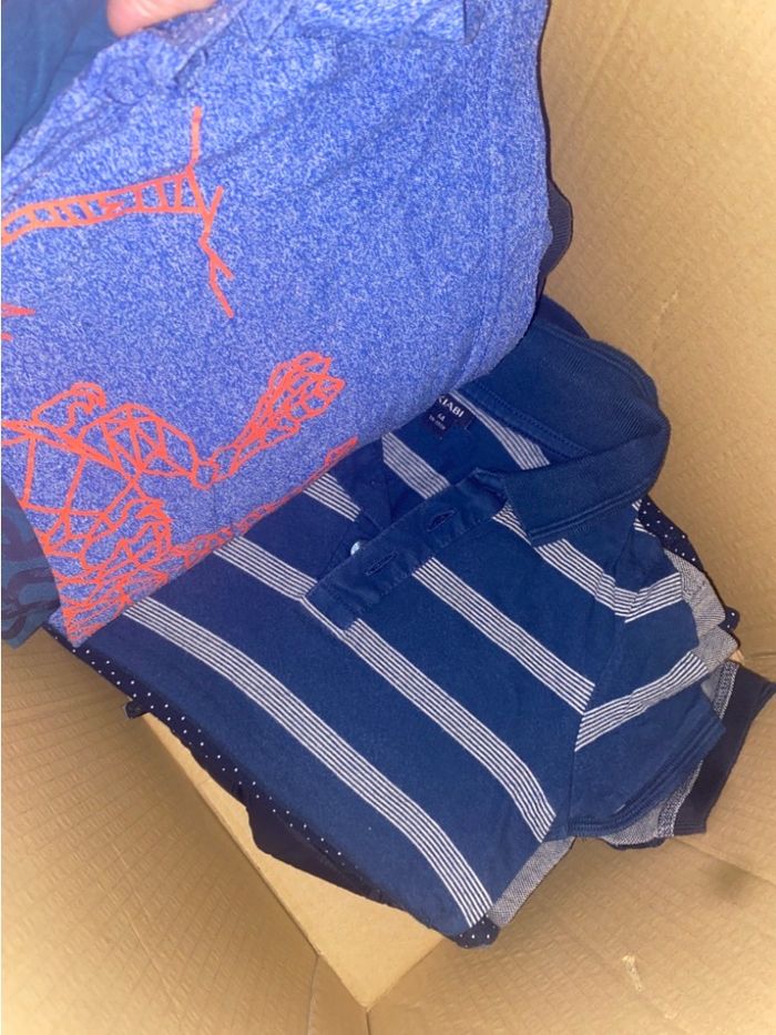 Carton de 13 Vetement pour garçons en taille 6 ans - photo numéro 2