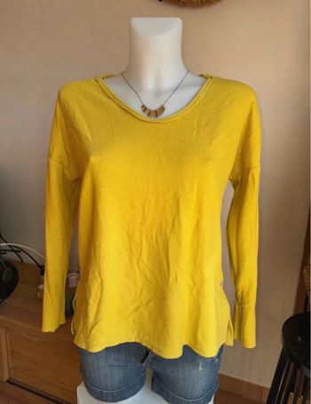 Pull jaune moutarde