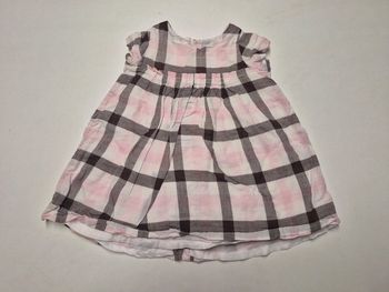 Robe rose et noir