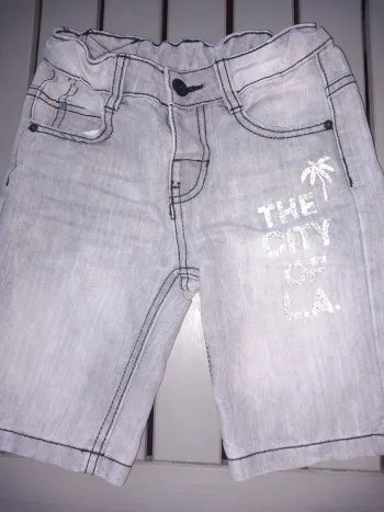 Bermuda en jeans gris