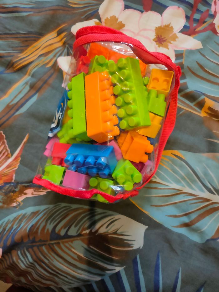 Cubes et livre musical - photo numéro 2