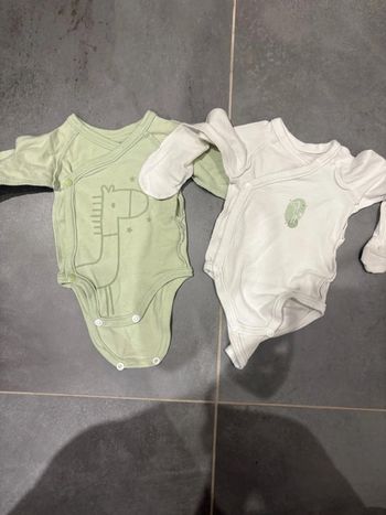 Lot de 2 bodies taille naissance