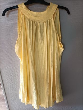 Robe uni jaune légère