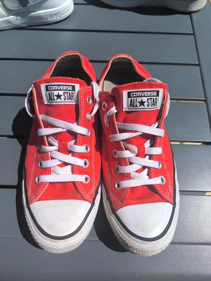 Converse rouges