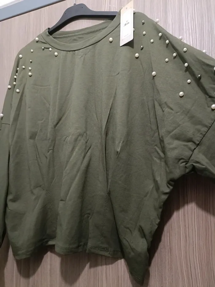 Haut blouse kaki perlés