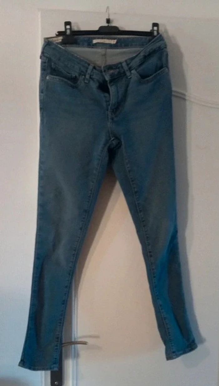 Jeans skinny. Taille 27. Levi's