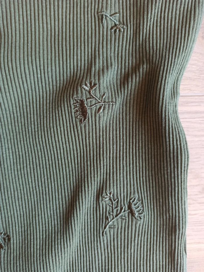 T-shirt col montant vers zara taille 11 12 ans broderies fleurs - photo numéro 3